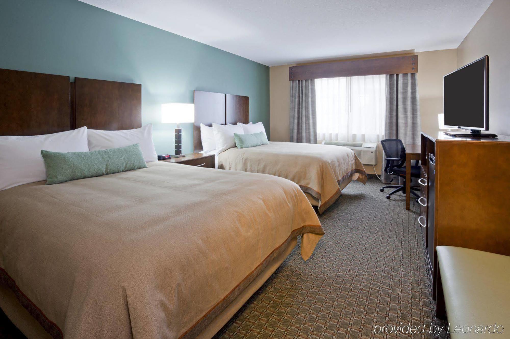 Grandstay Hotel & Suites Delano Exterior photo