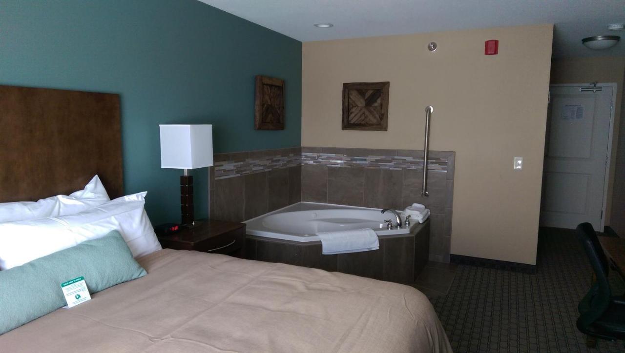 Grandstay Hotel & Suites Delano Exterior photo