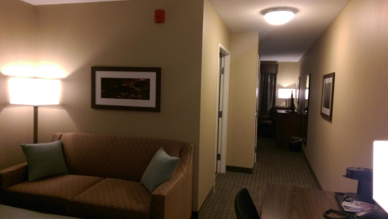Grandstay Hotel & Suites Delano Exterior photo